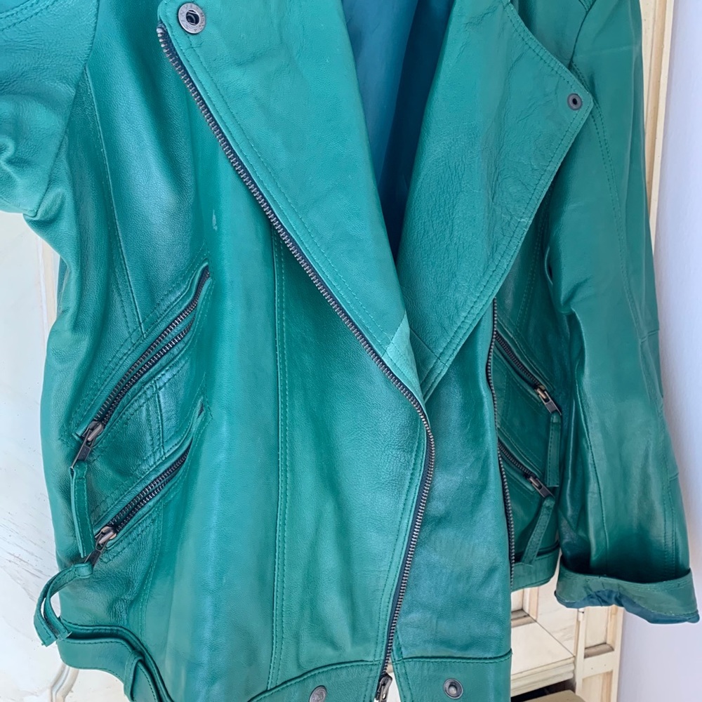 Nice Leather Jacket. - image 4